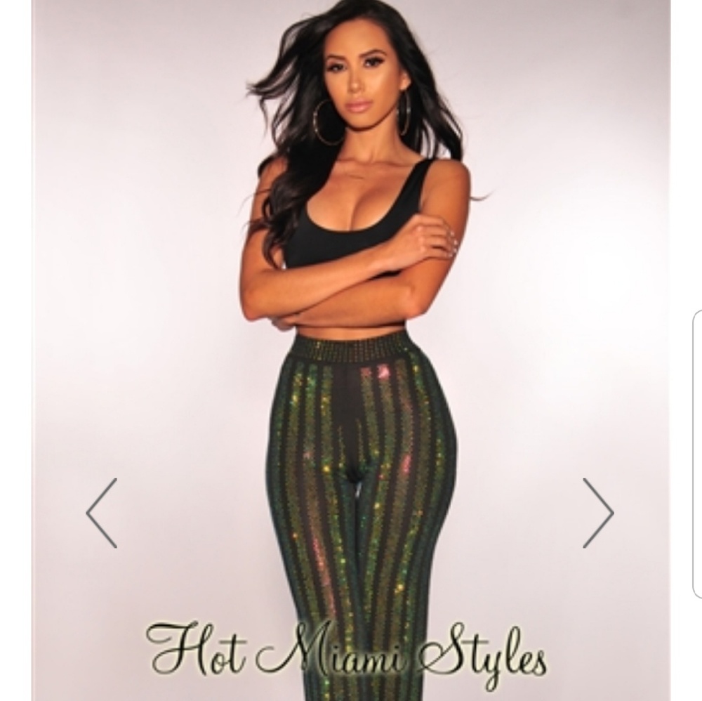 Searching for these pants in a M!!!